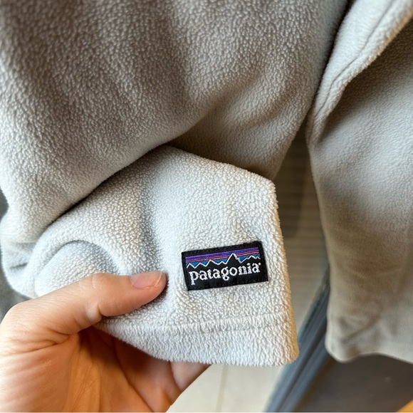 Patagonia fleece medium 1/4 quarter zip light gray pullover warm cozy activewear - Picture 3 of 5